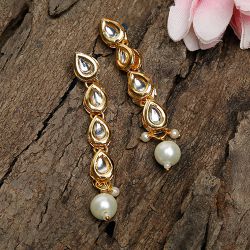 Gorgeous Kundan   Pearl Earrings to Hariyana