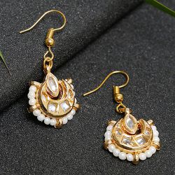 Shining Kundan Earrings Set to Chittaurgarh