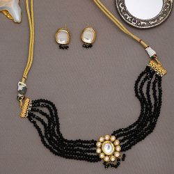 Elegant Black Kundan Choker n Stud Set