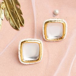 Attractive Kundan Pearl Studs to Uthagamandalam