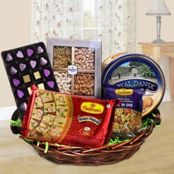 Exquisite Family-Friendly Snacks Hamper to Marmagao