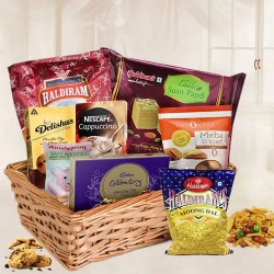 Exclusive Hamper Basket with Assorted Items to Muvattupuzha