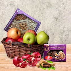 Enticing Fruit N Nut Gift Basket to Taran Taaran
