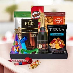 Amazing Celebration Party Gifts Tray to Cooch Behar