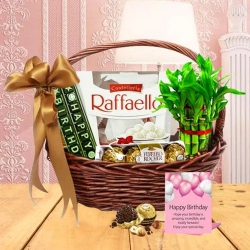 Delectable Birthday Fiesta Gift Basket to Alappuzha