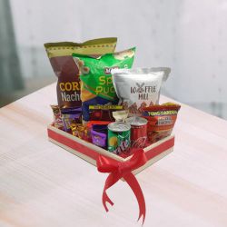 Lip Smacking Gourmet Essentials Basket to Chittaurgarh