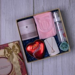 Beauty N Bliss Gift Set to Mavelikara