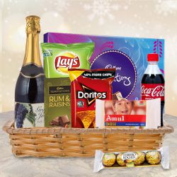 Classic Sweet n Savory Gift Hamper with Fruit Wine to Punalur