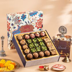 Luxurious Assorted Baklava Gift Box to Palai